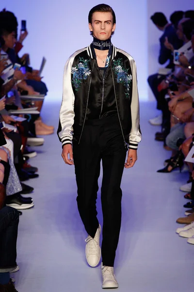Look 38